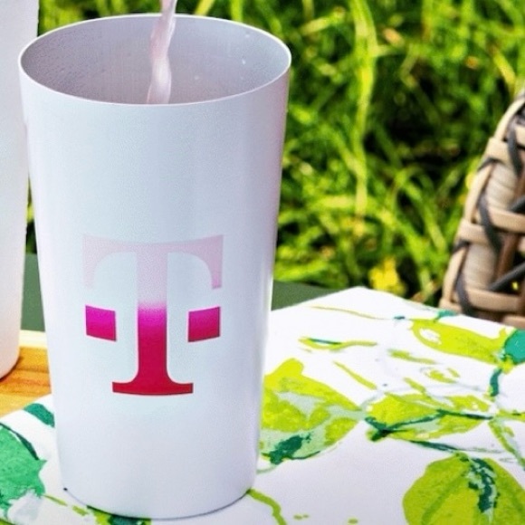 T-Mobile White Reusable Aluminum Tumbler with Color Change Pink Logo, new - Picture 2 of 7